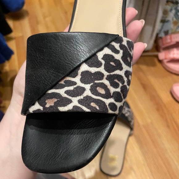 JANE AND THE SHOE | Vivian Open Toe Slide Sandals Shoes - Picture 2 of 4